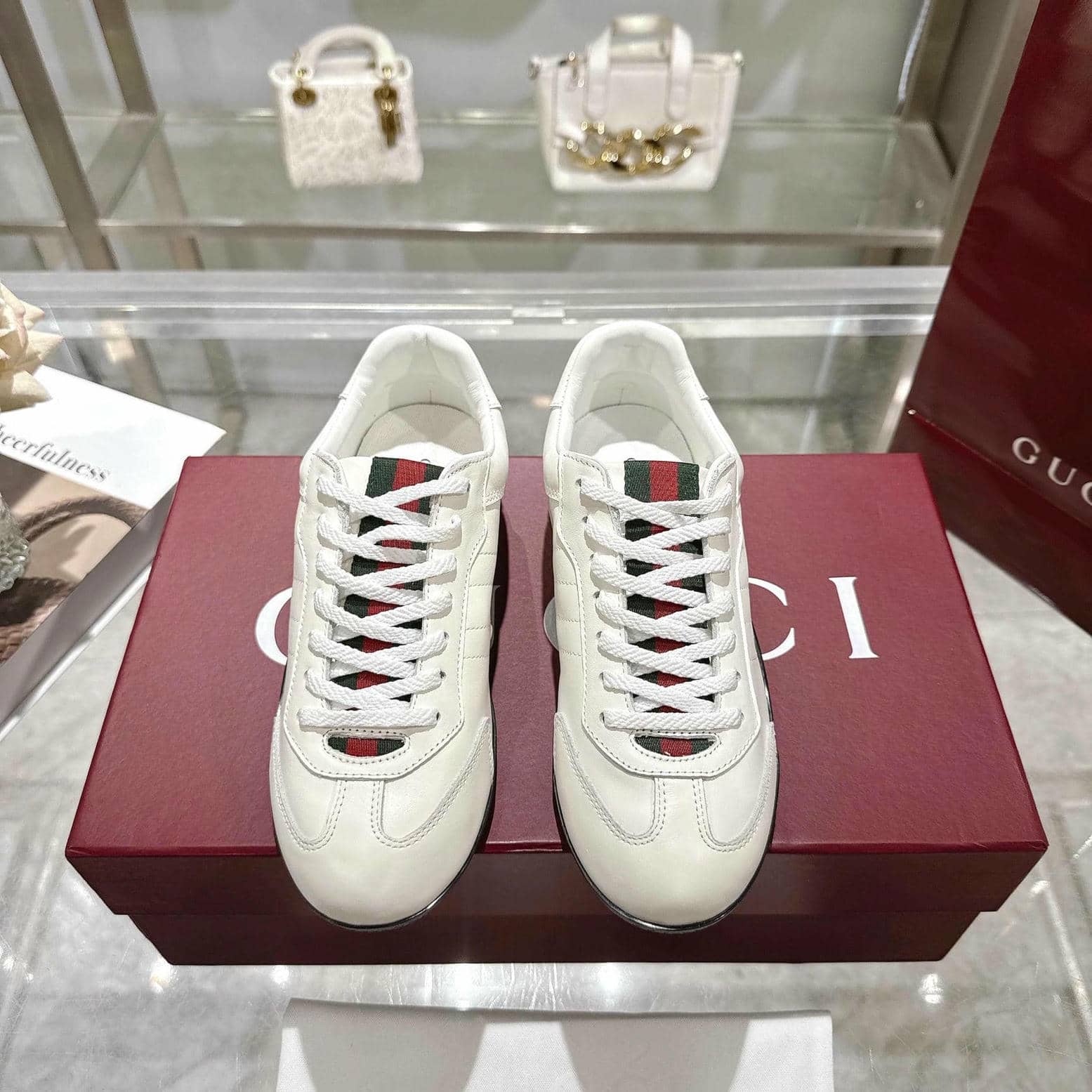 003 Sneaker